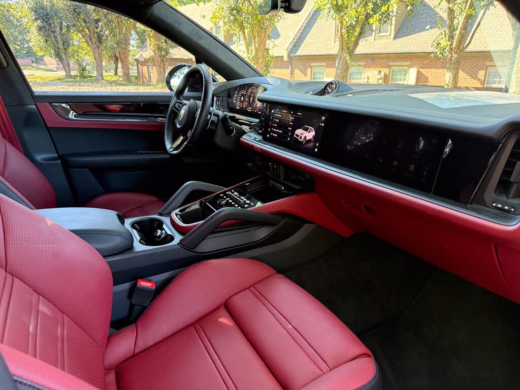 2024 Porsche Cayenne Turbo GT AWD photo 15