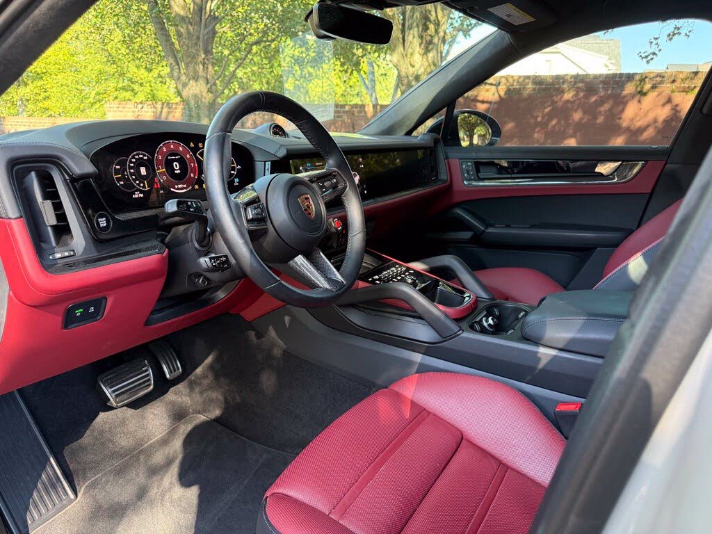 2024 Porsche Cayenne Turbo GT AWD photo 4