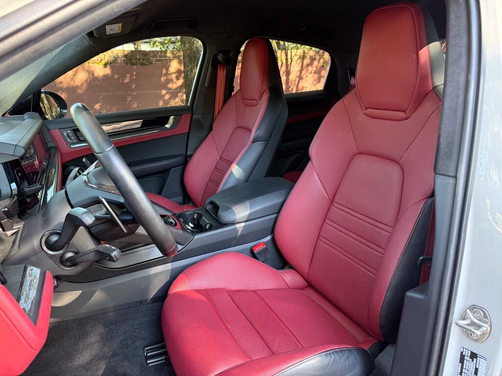 2024 Porsche Cayenne Turbo GT AWD photo 5