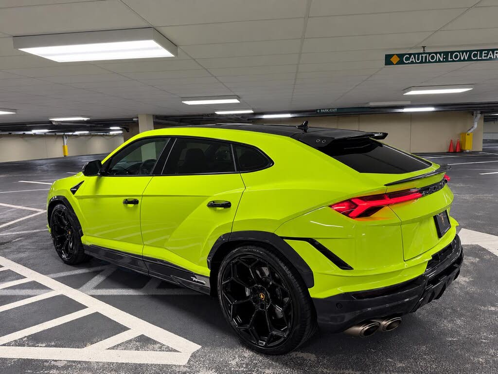 2023 Lamborghini Urus Performante AWD photo 14