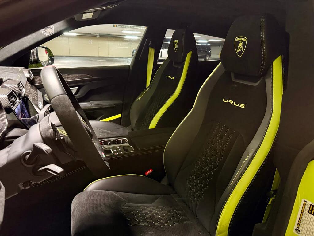 2023 Lamborghini Urus Performante AWD photo 18