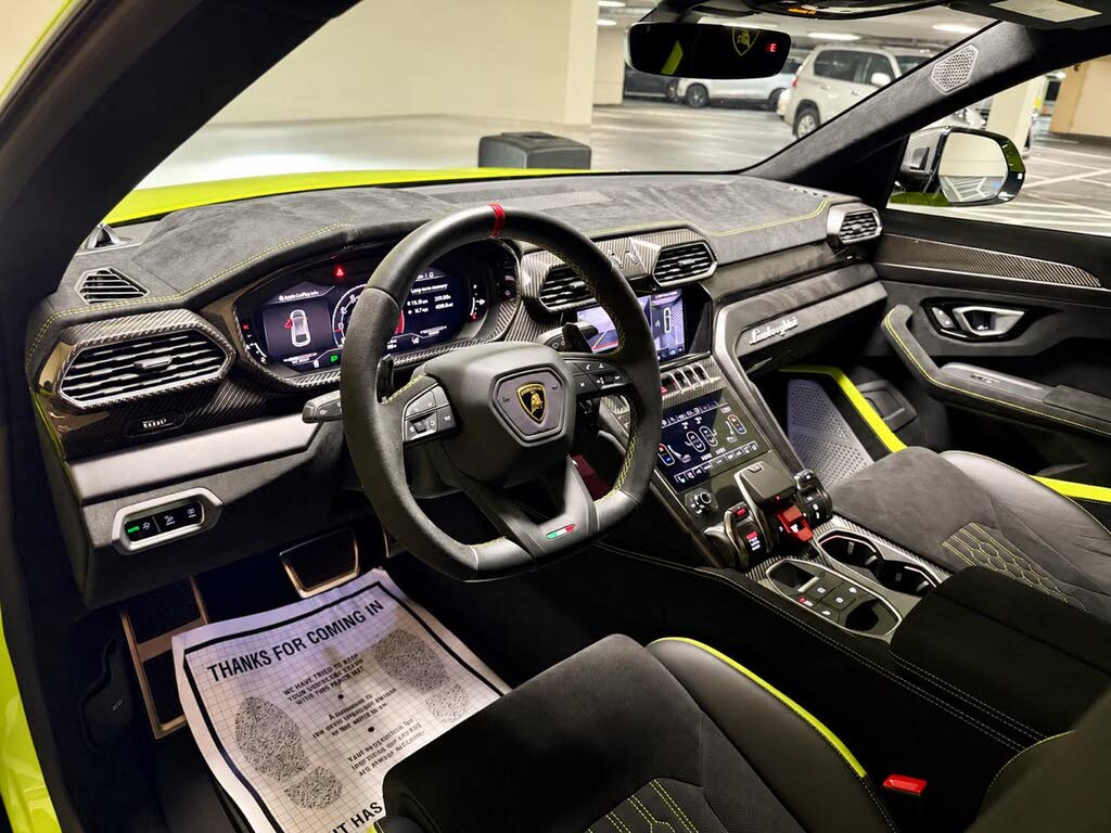 2023 Lamborghini Urus Performante AWD photo 20