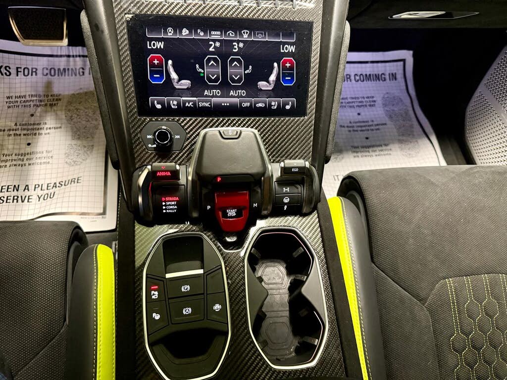 2023 Lamborghini Urus Performante AWD photo 24