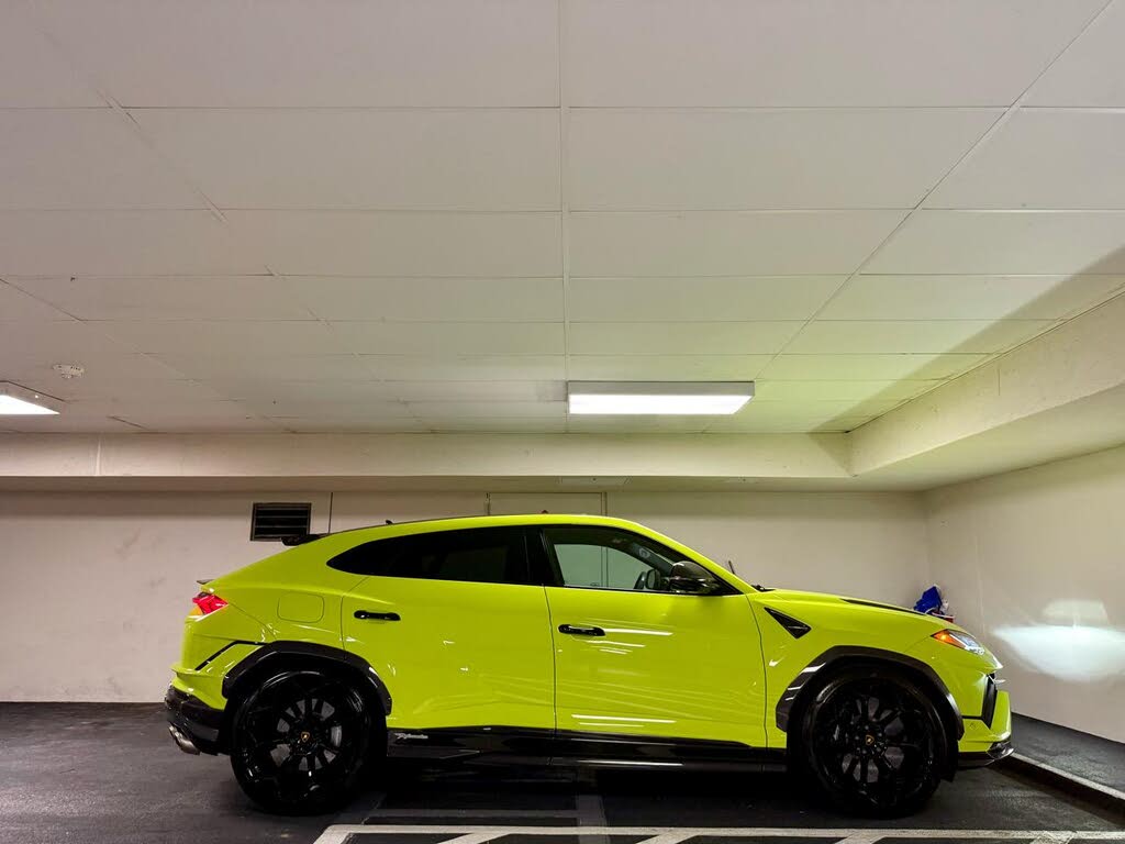 2023 Lamborghini Urus Performante AWD photo 7