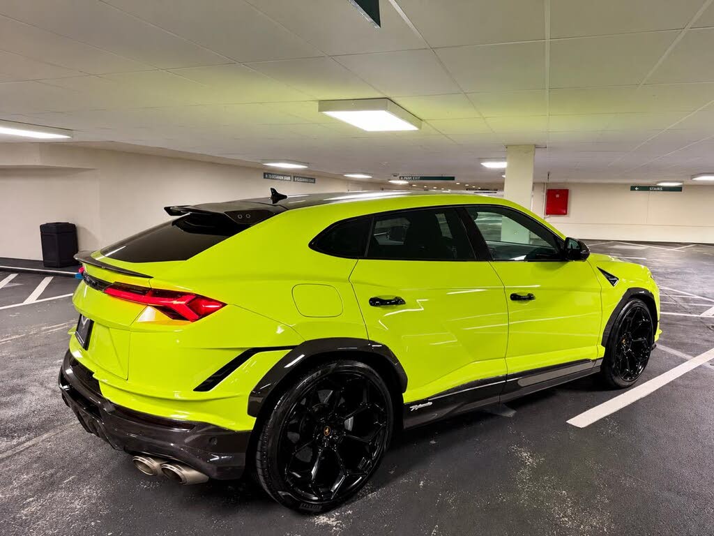 2023 Lamborghini Urus Performante AWD photo 9