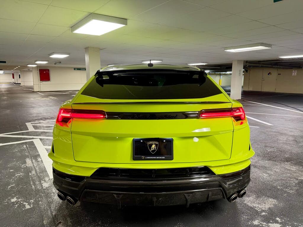 2023 Lamborghini Urus Performante AWD photo 10