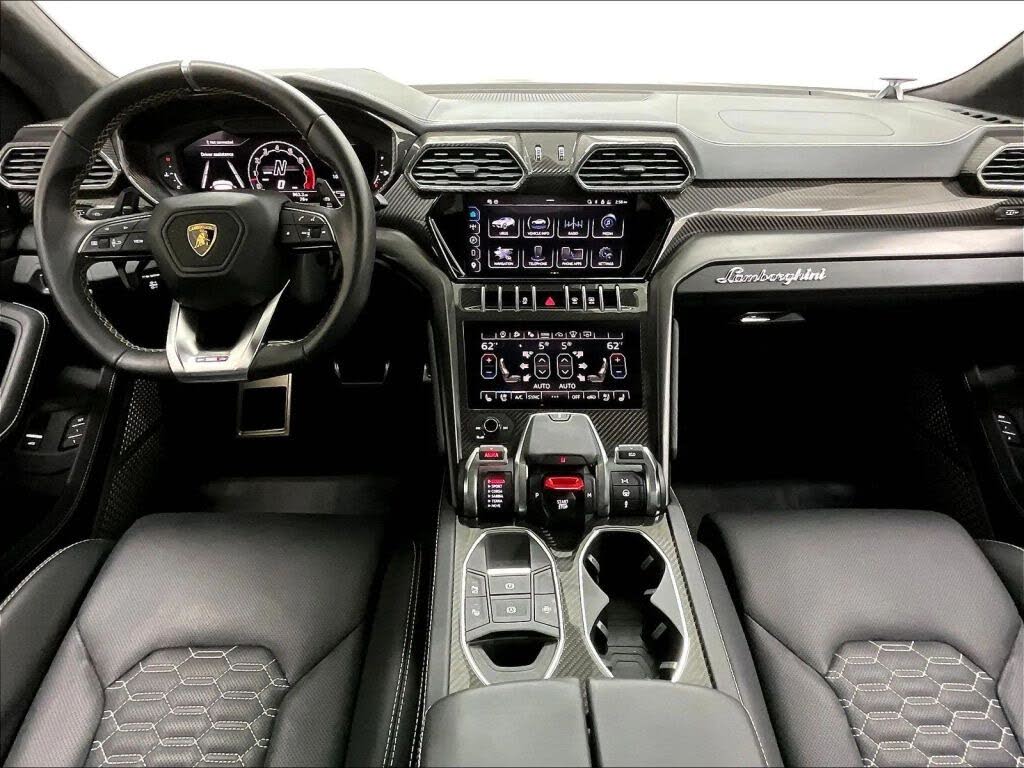 2024 Lamborghini Urus S AWD photo 2