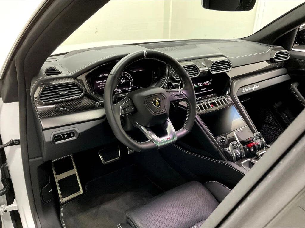 2024 Lamborghini Urus S AWD photo 10