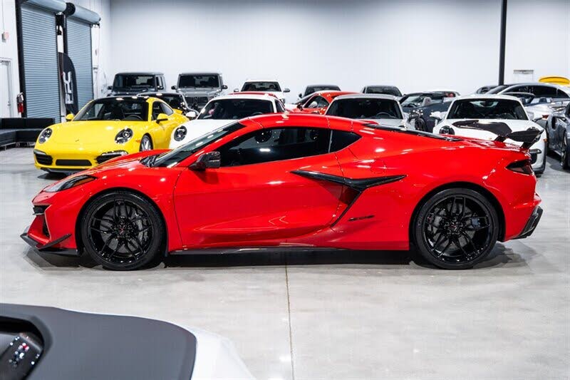 2025 Chevrolet Corvette Z06 3LZ Coupe RWD photo 3
