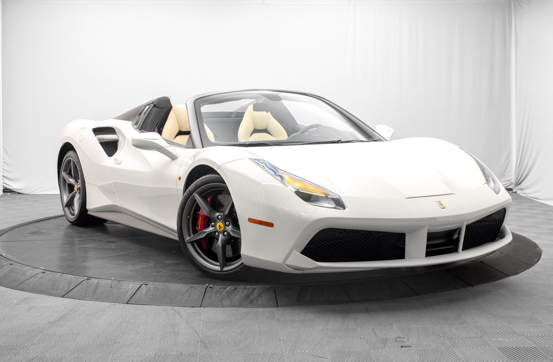 2018 Ferrari 488 Spider RWD