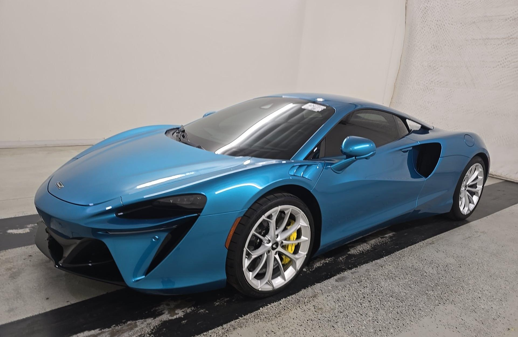 2024 McLaren Artura RWD