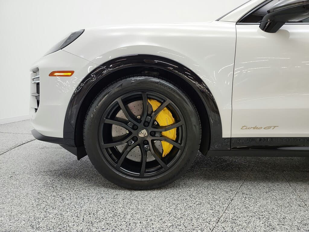 2024 Porsche Cayenne Turbo GT AWD photo 21 of 24