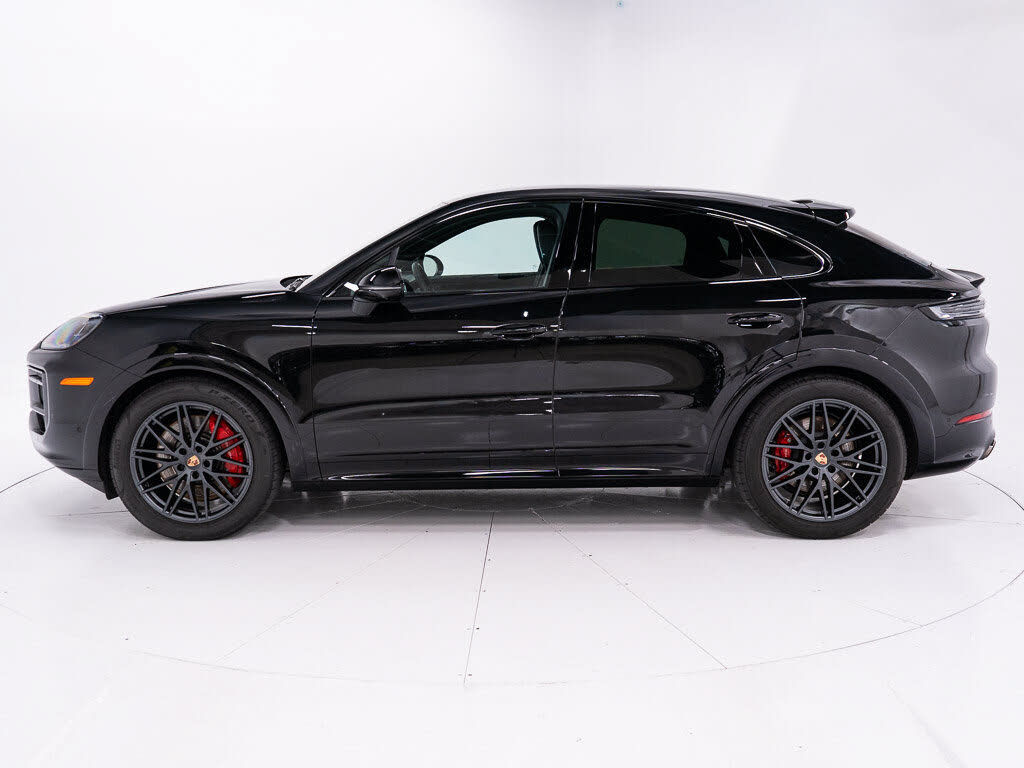 2026 Porsche Cayenne Coupe GTS AWD photo 2