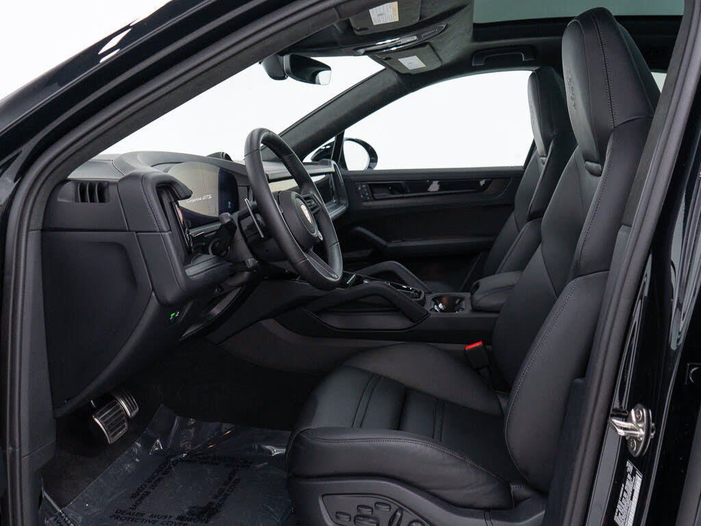 2026 Porsche Cayenne Coupe GTS AWD photo 15