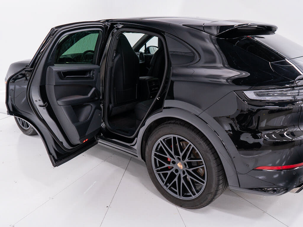 2026 Porsche Cayenne Coupe GTS AWD photo 20
