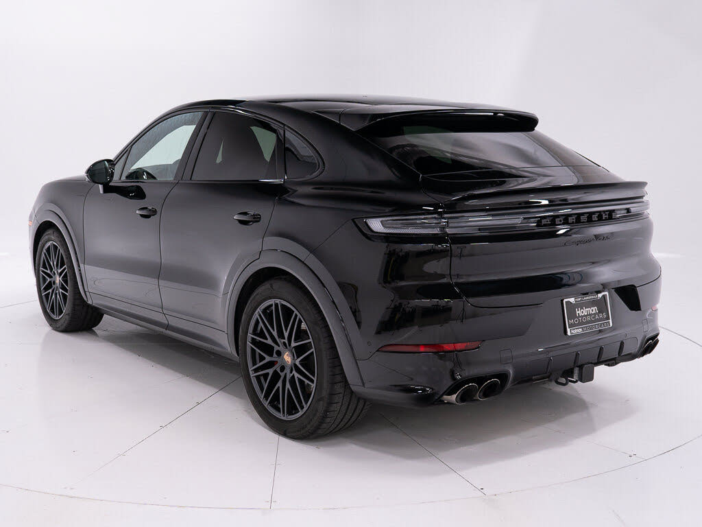 2026 Porsche Cayenne Coupe GTS AWD photo 3