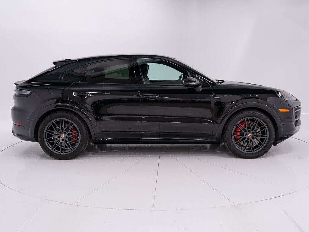 2026 Porsche Cayenne Coupe GTS AWD photo 6