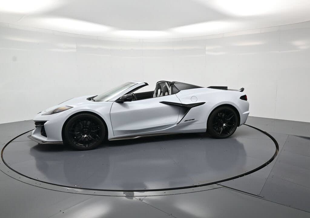 2024 Chevrolet Corvette Z06 3LZ Convertible RWD photo 2