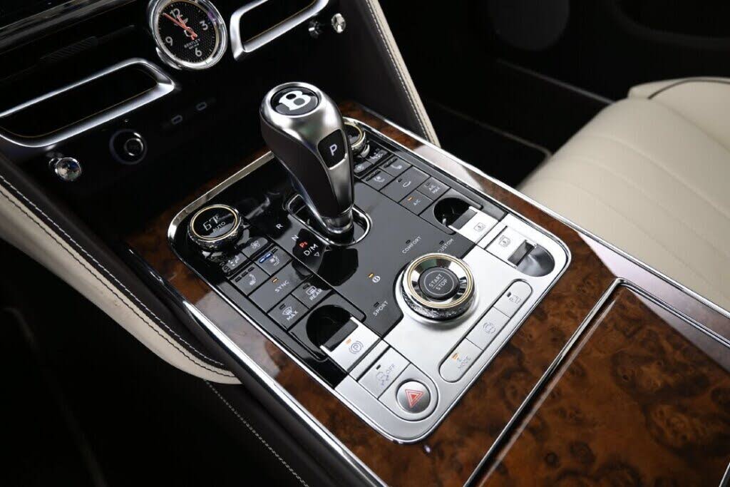 2027 Bentley Flying Spur photo 16