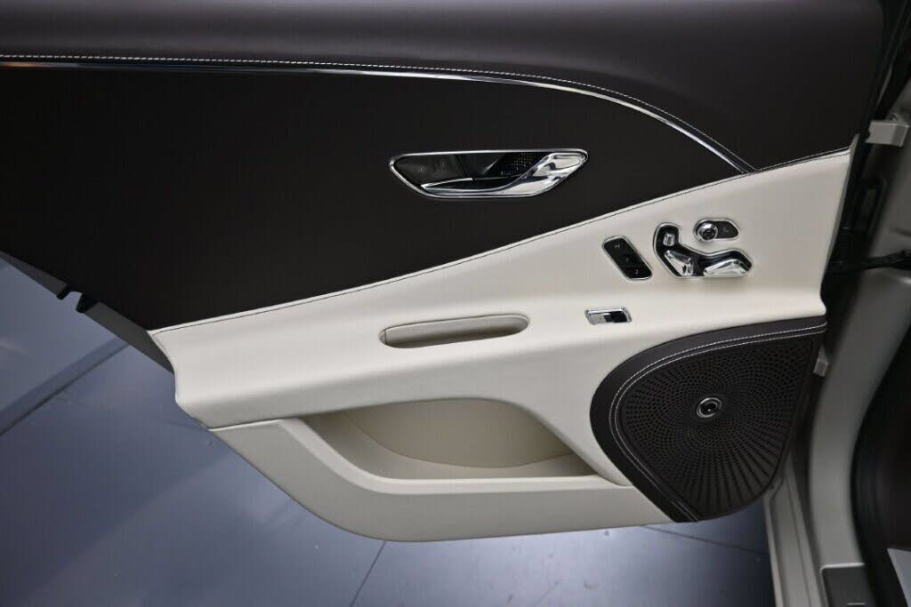 2027 Bentley Flying Spur photo 19
