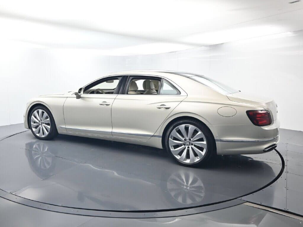 2027 Bentley Flying Spur photo 3