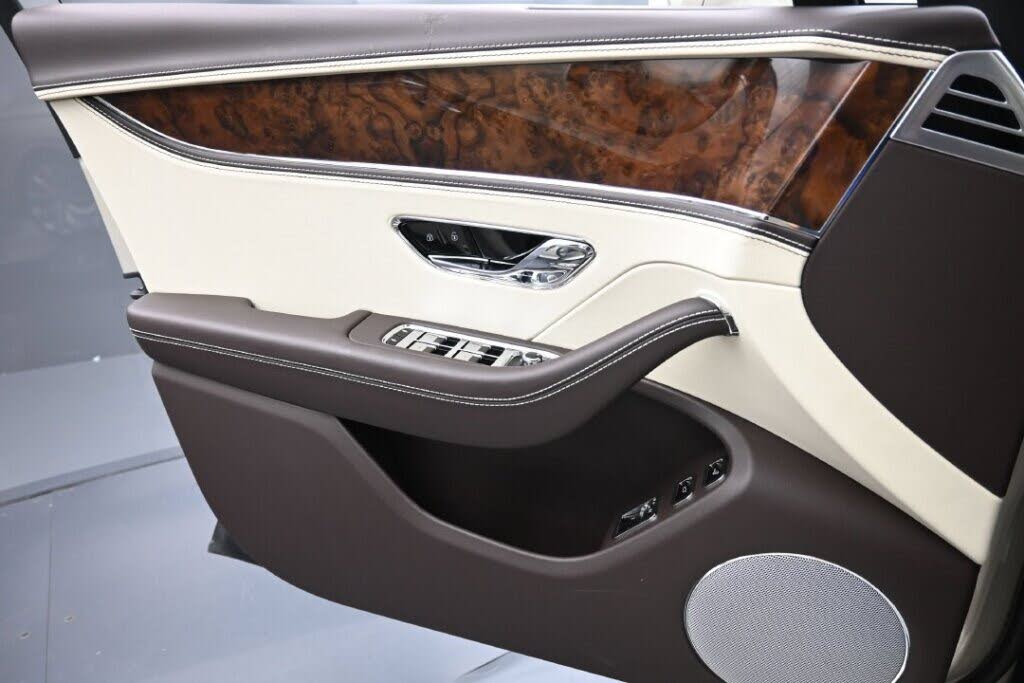 2027 Bentley Flying Spur photo 24