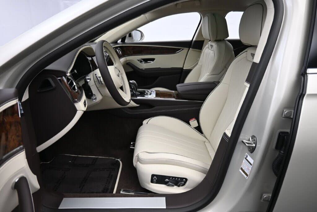 2027 Bentley Flying Spur photo 4