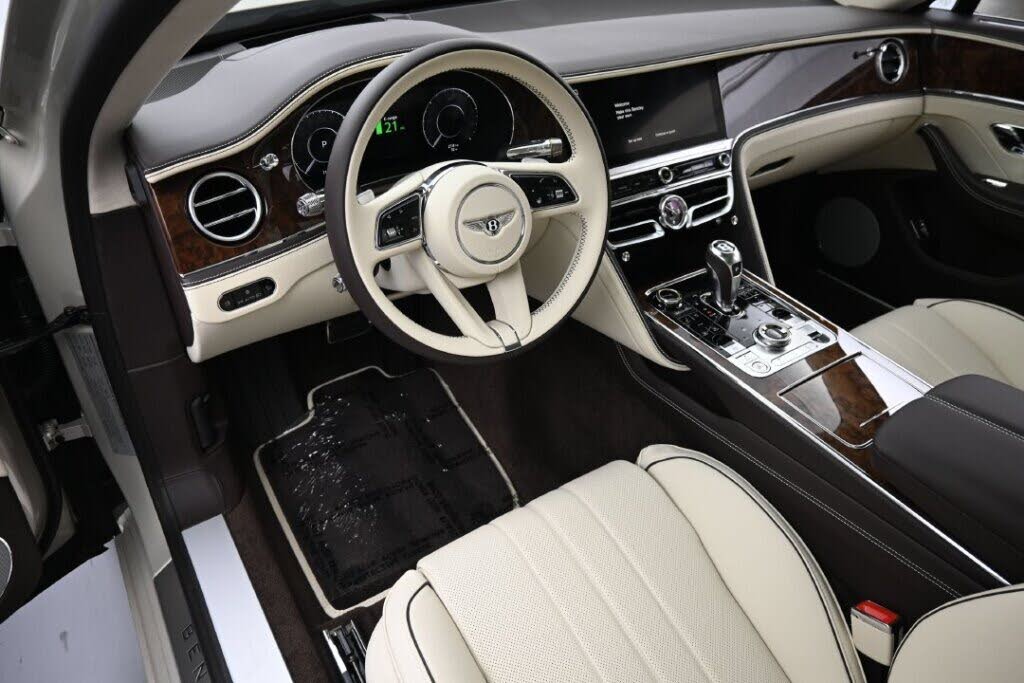 2027 Bentley Flying Spur photo 7