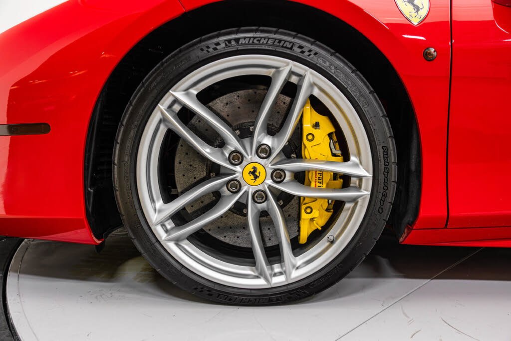 2018 Ferrari 488 Spider RWD photo 14
