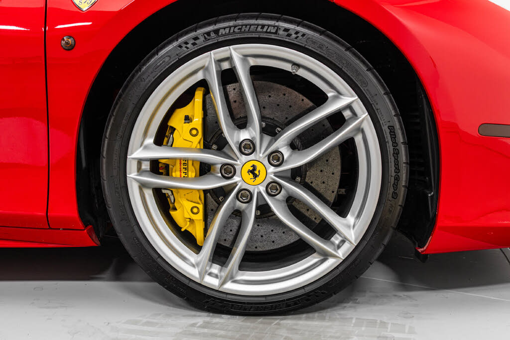 2018 Ferrari 488 Spider RWD photo 17