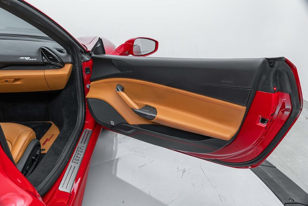 2018 Ferrari 488 Spider RWD photo 18