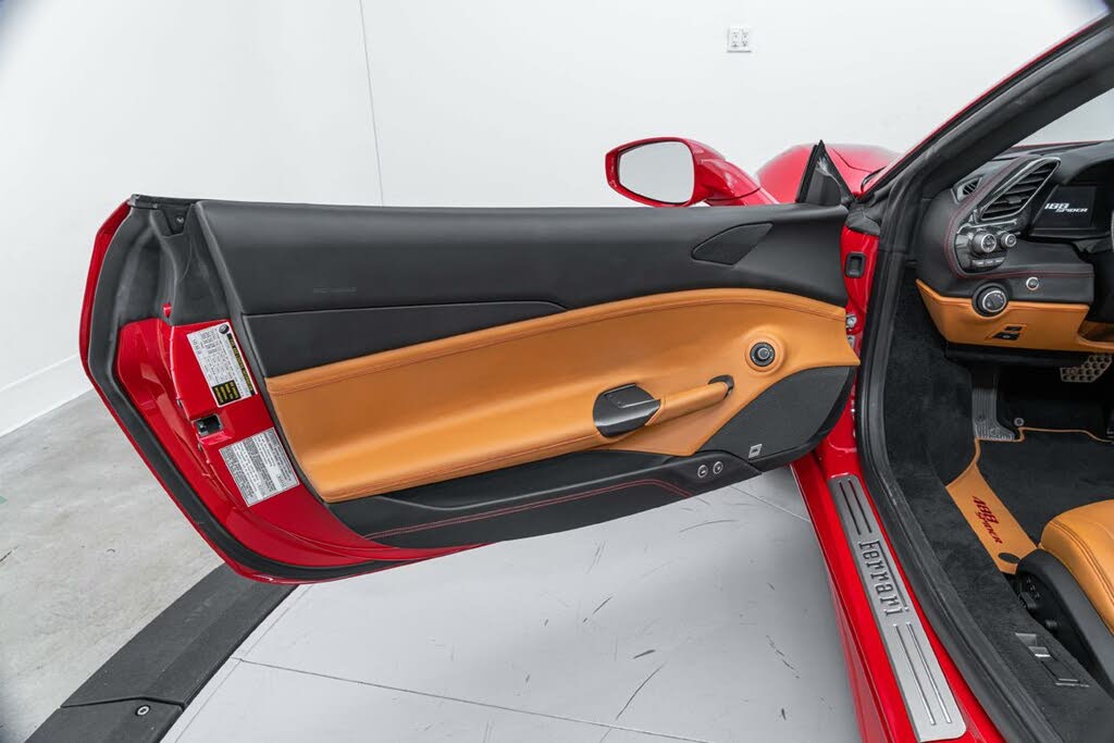 2018 Ferrari 488 Spider RWD photo 19