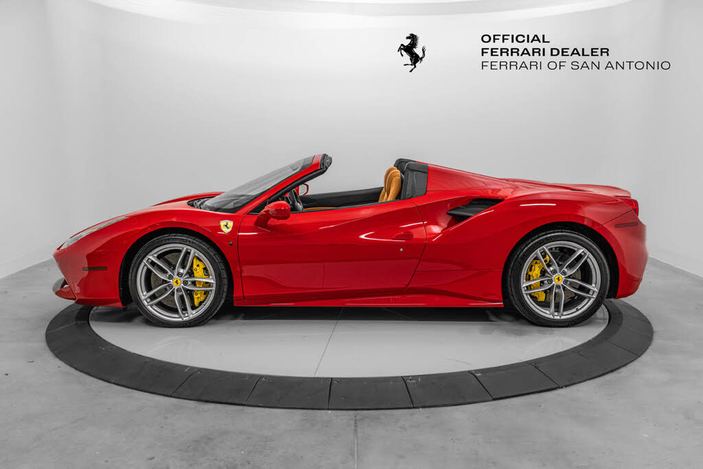 2018 Ferrari 488 Spider RWD photo 3