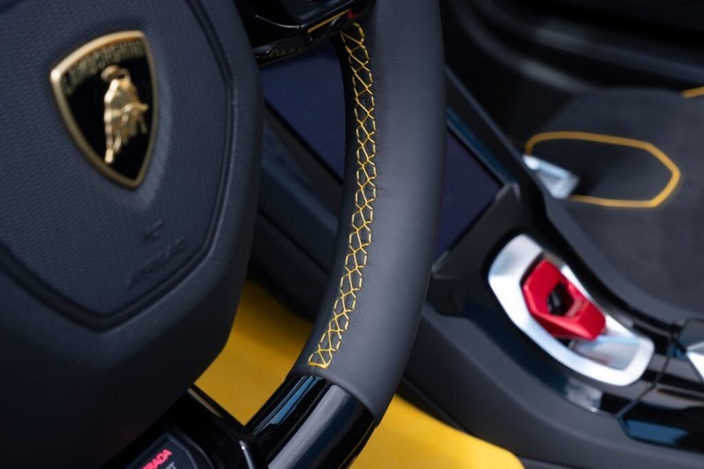 2024 Lamborghini Huracan EVO Spyder AWD photo 18