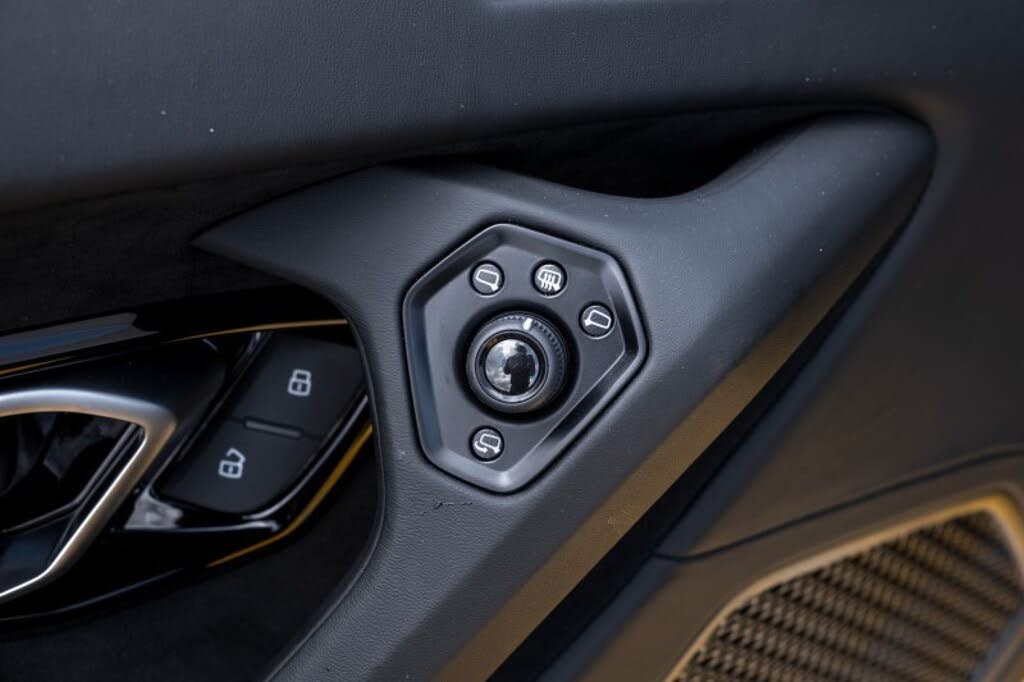 2024 Lamborghini Huracan EVO Spyder AWD photo 24