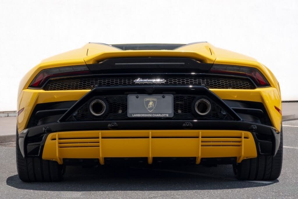 2024 Lamborghini Huracan EVO Spyder AWD photo 5