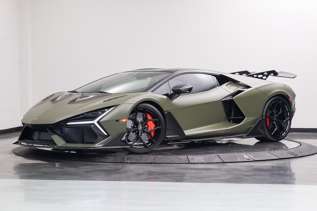 2024 Lamborghini Revuelto AWD photo 1 of 24