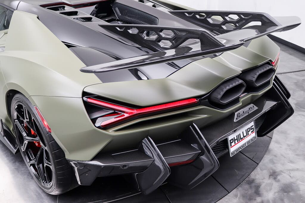 2024 Lamborghini Revuelto AWD photo 12 of 24