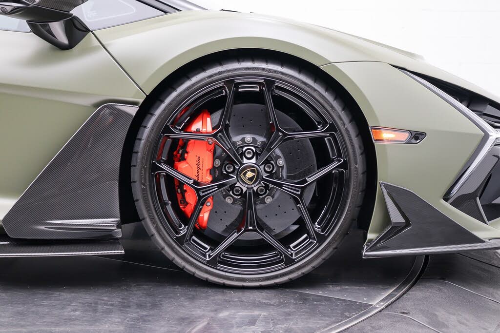 2024 Lamborghini Revuelto AWD photo 13 of 24