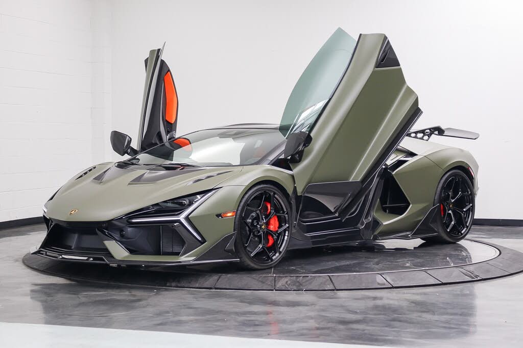 2024 Lamborghini Revuelto AWD photo 17 of 24