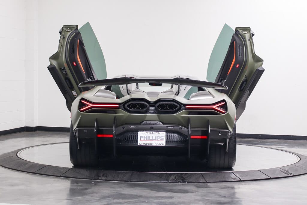 2024 Lamborghini Revuelto AWD photo 19 of 24