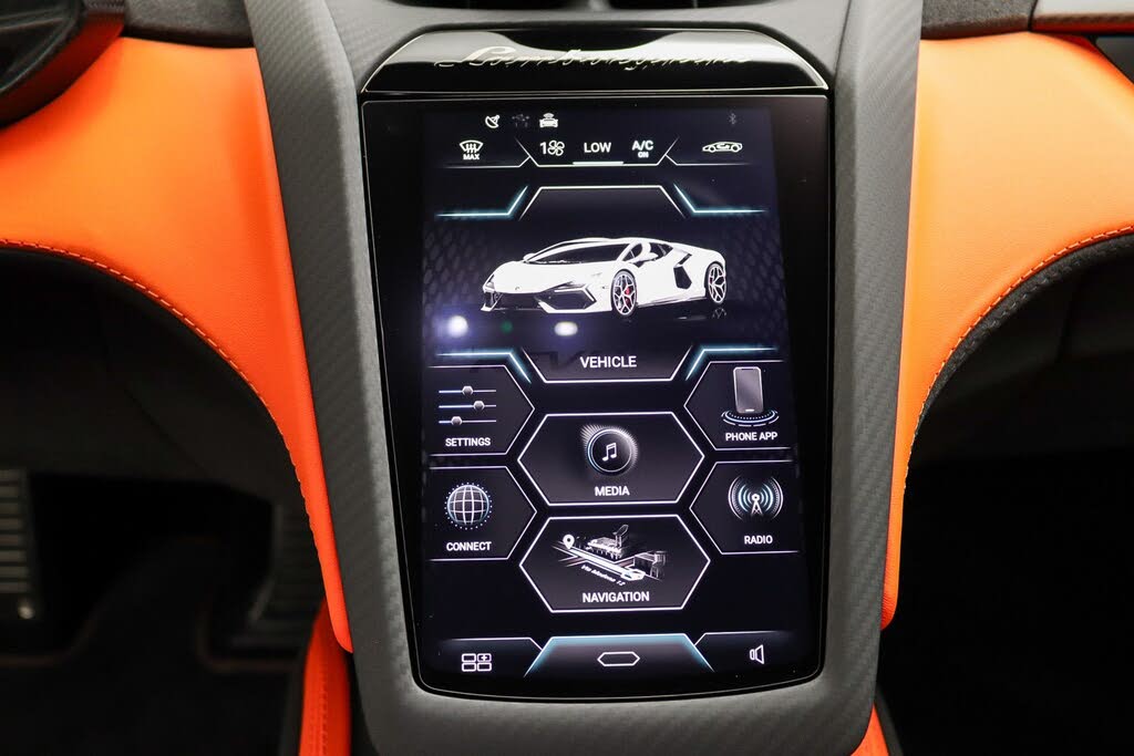 2024 Lamborghini Revuelto AWD photo 22 of 24