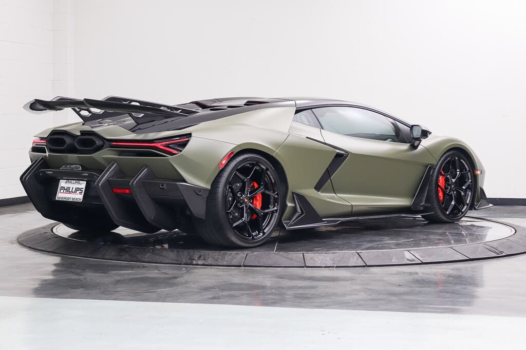 2024 Lamborghini Revuelto AWD photo 5 of 24
