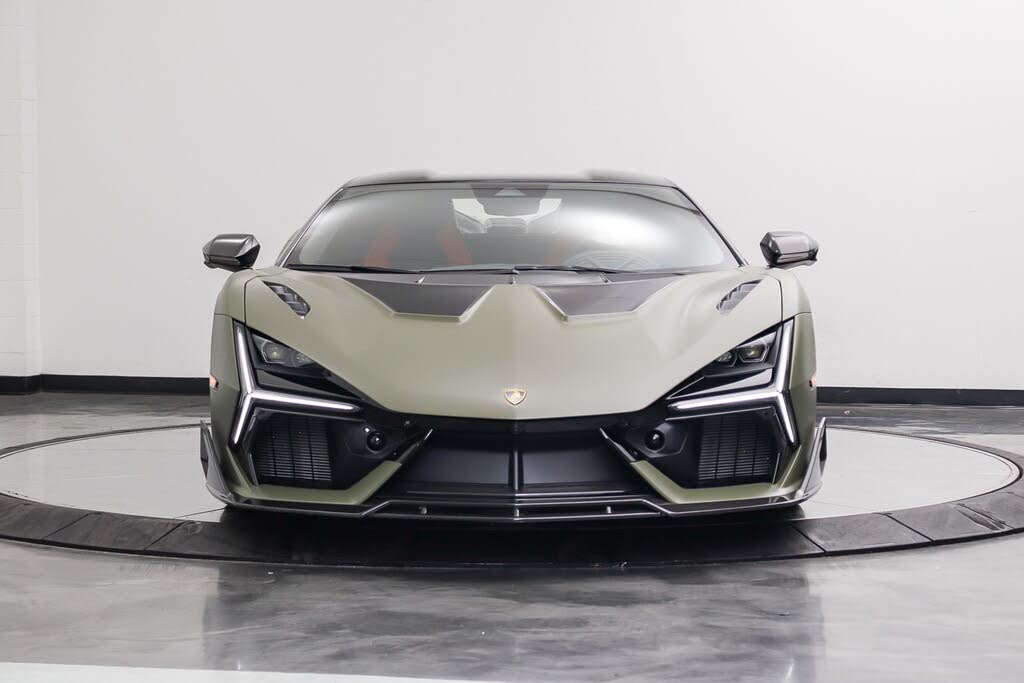 2024 Lamborghini Revuelto AWD photo 8 of 24