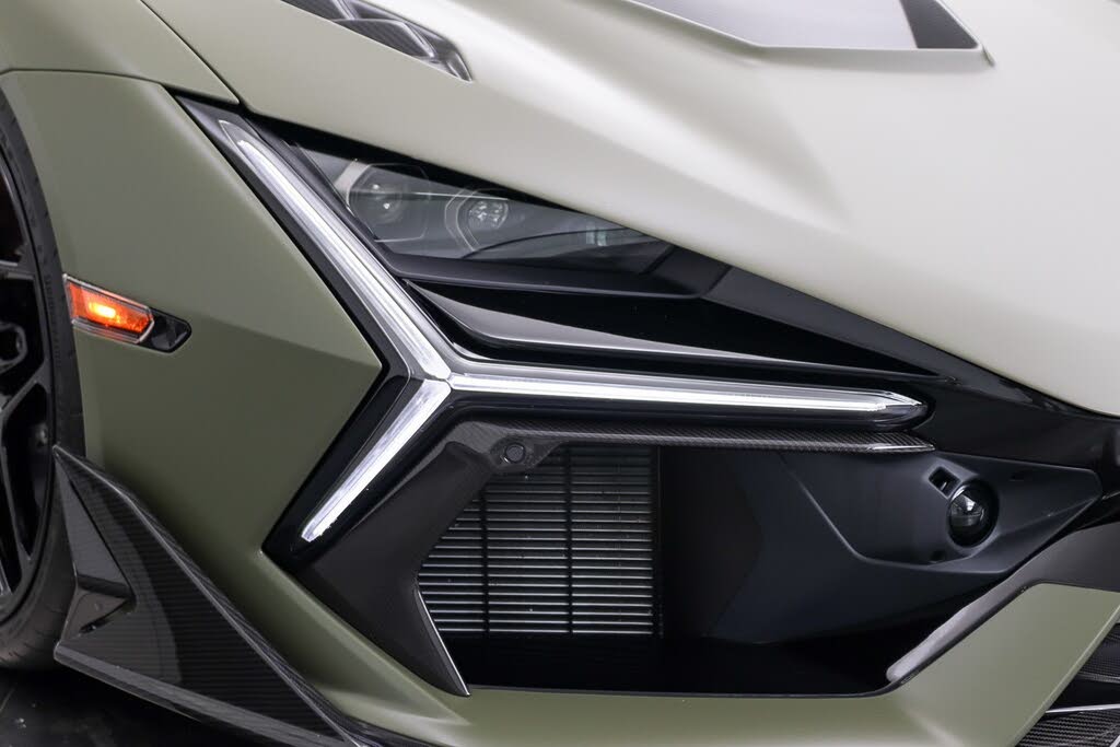 2024 Lamborghini Revuelto AWD photo 9 of 24