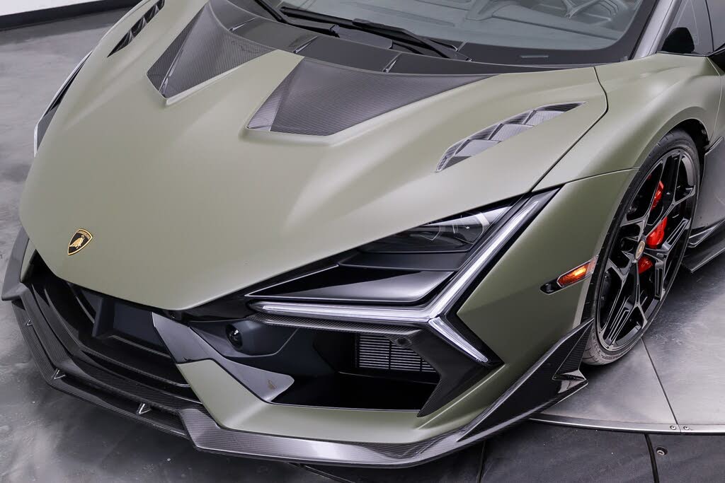 2024 Lamborghini Revuelto AWD photo 10 of 24
