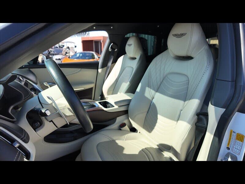 2022 Aston Martin DBX AWD photo 2