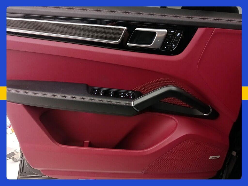 2023 Porsche Cayenne Coupe GTS AWD photo 13