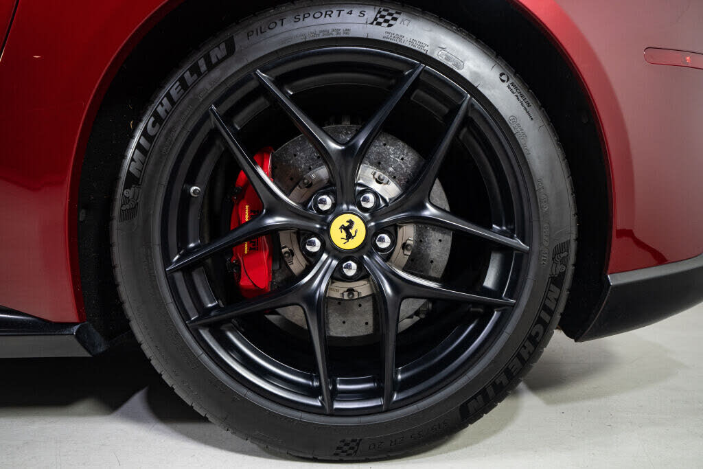 2015 Ferrari F12 Berlinetta Coupe photo 17 of 24