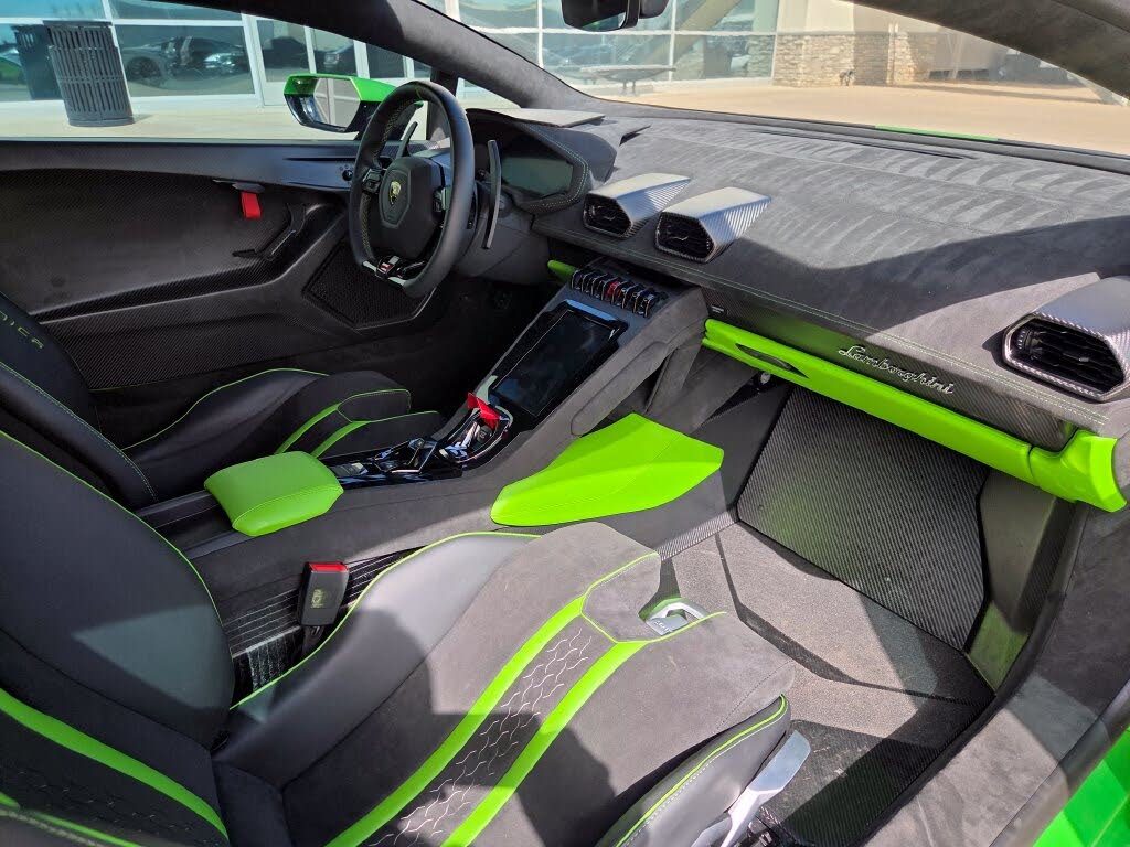 2024 Lamborghini Huracan Tecnica Coupe RWD photo 11 of 13